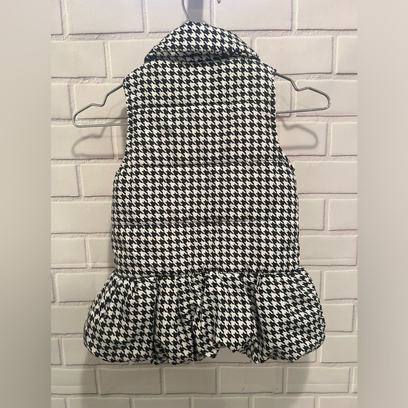 KIDS HEADQUARTERS black and white girls vest/size 6 - Picture 3 of 7